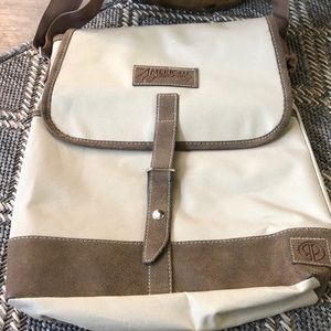 - American Outdoorsman Crossbody